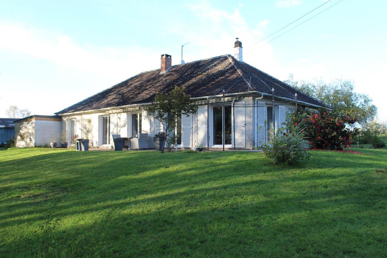 Le Pre Du Buis Bed and Breakfast Yvré-lʼÉvêque Exteriör bild